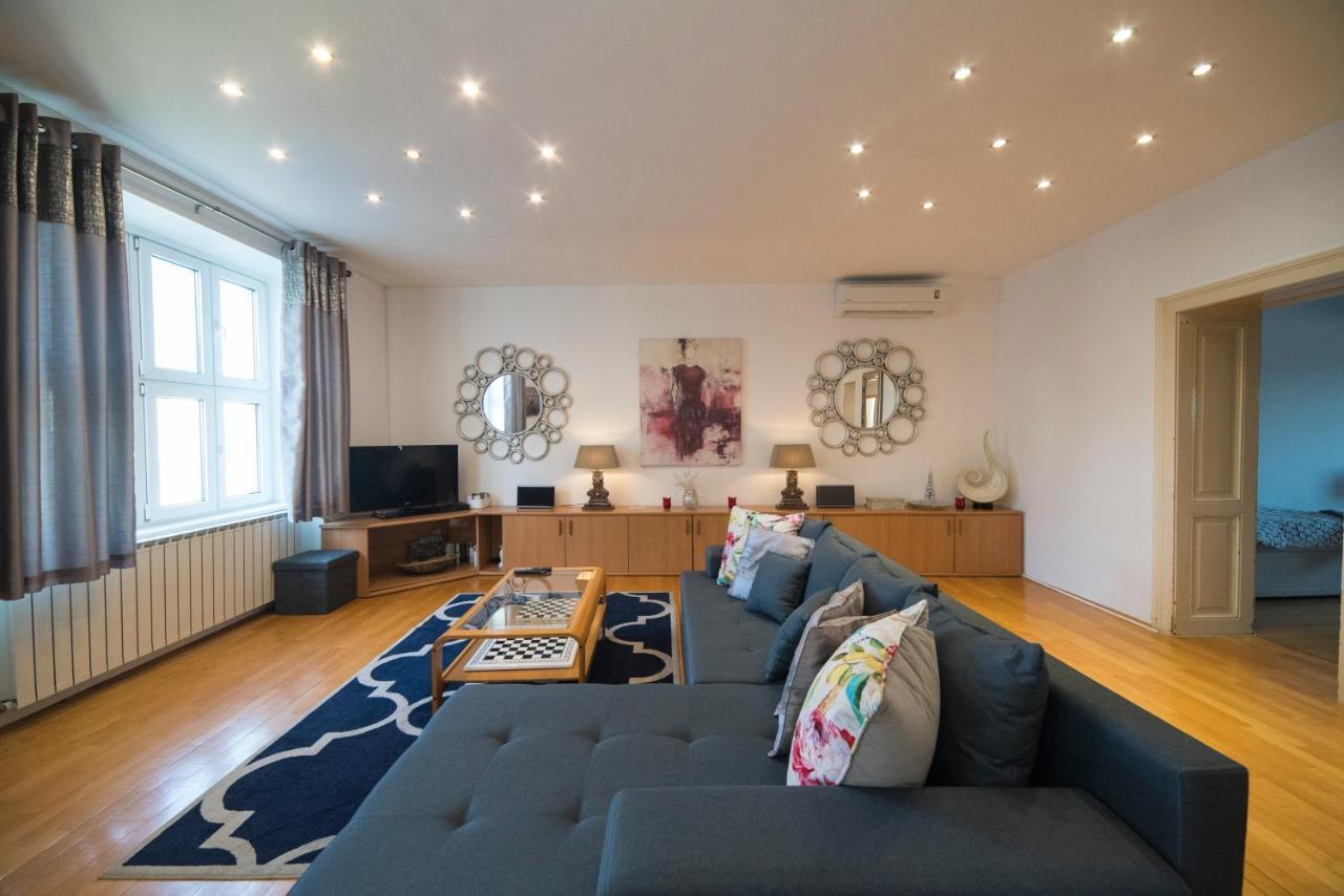 Octogon Apartment Zagreb Bagian luar foto