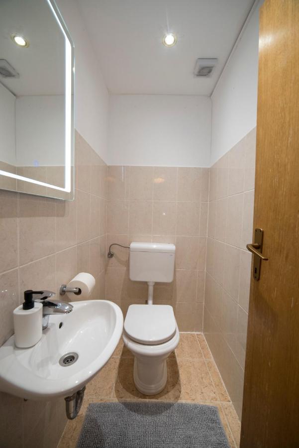 Octogon Apartment Zagreb Bagian luar foto