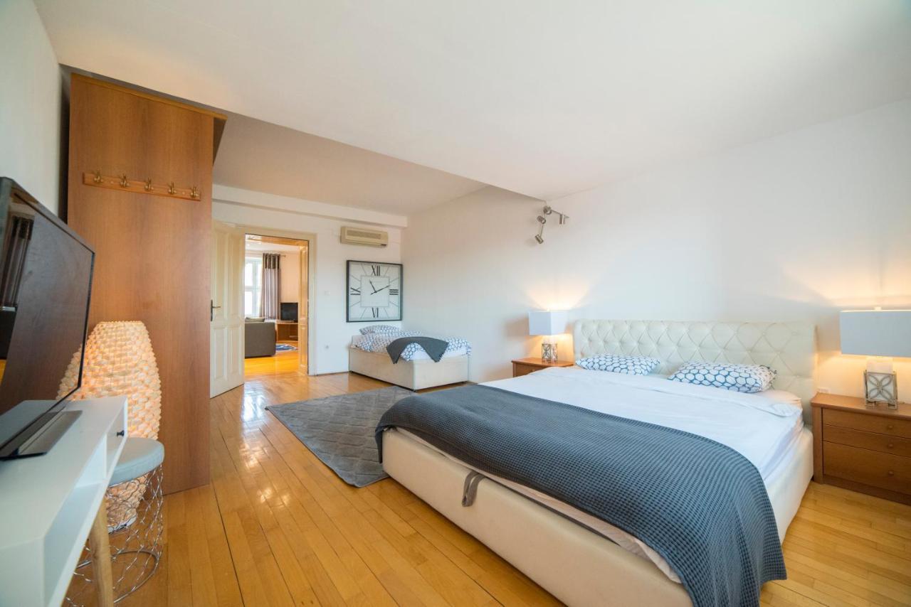 Octogon Apartment Zagreb Bagian luar foto