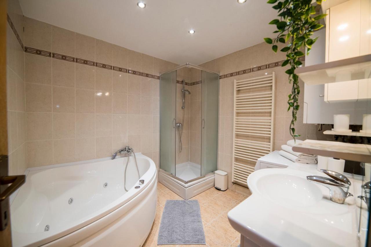 Octogon Apartment Zagreb Bagian luar foto