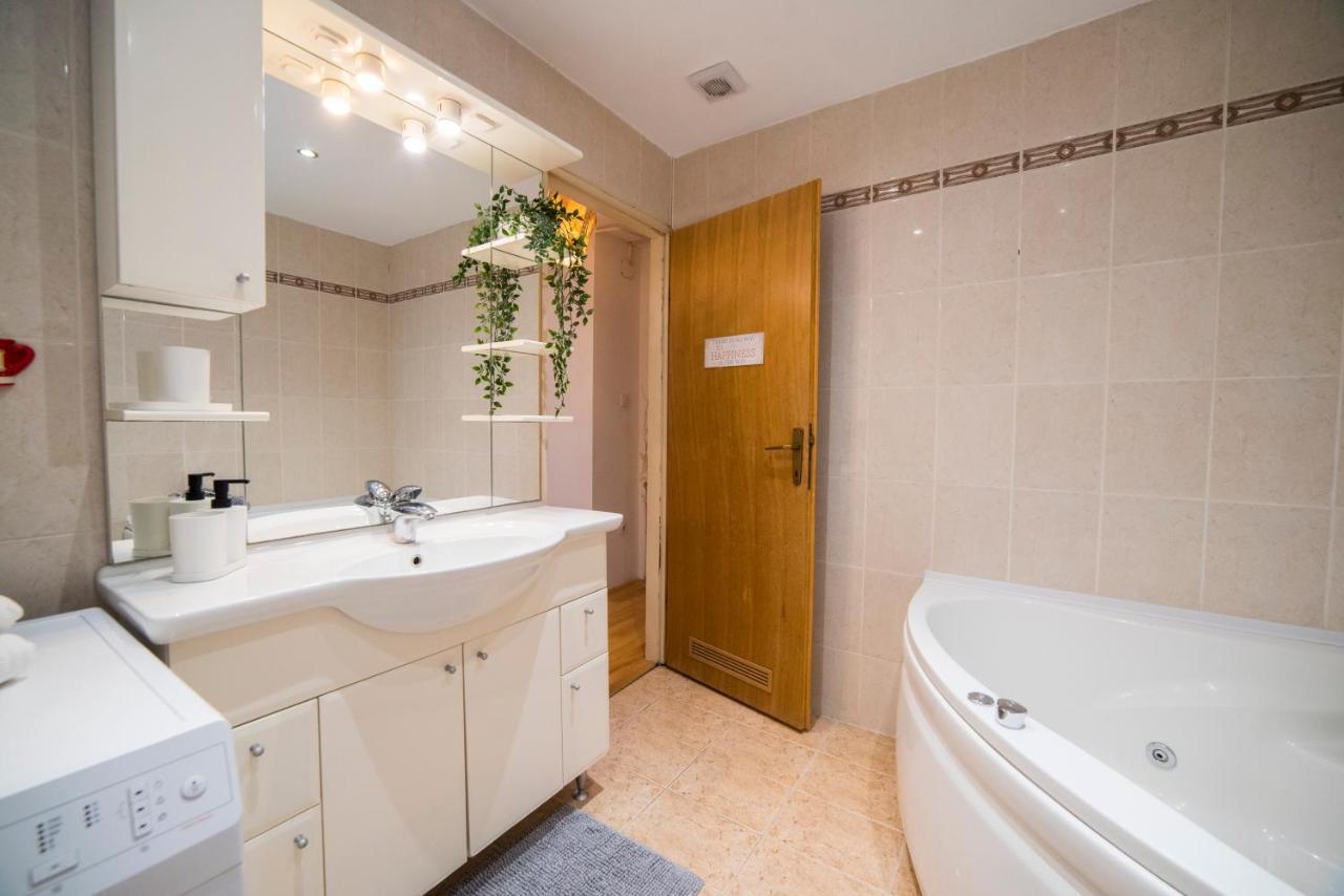 Octogon Apartment Zagreb Bagian luar foto